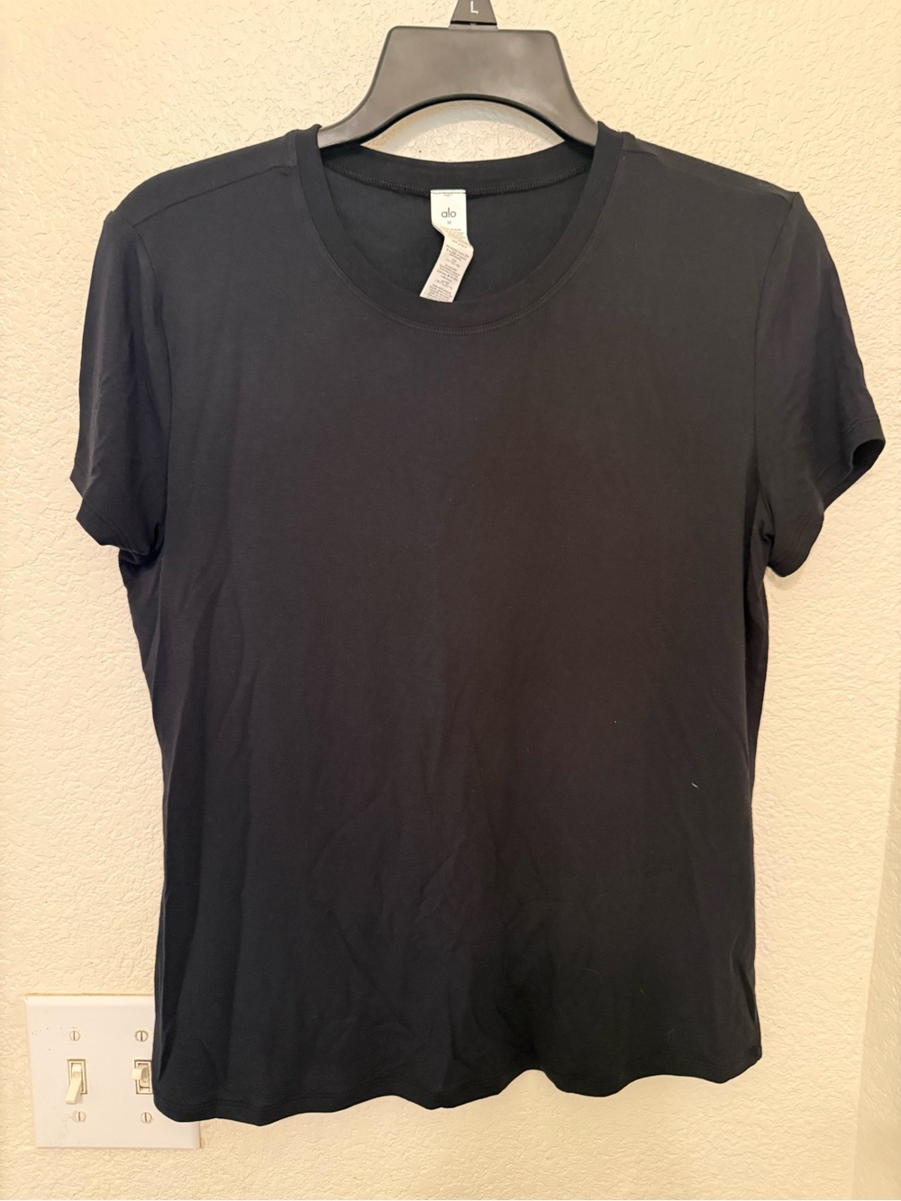ALO Yoga Black Short Sleeve Crewneck Tee